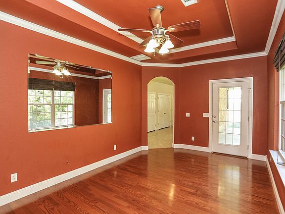 3rd image of 1 Meyer Ln
