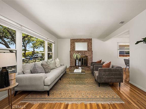5th image of 1915 N Linwood Ave