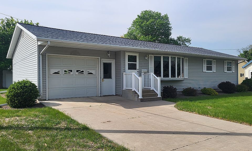 1st image of 610 Haarfager Ave N