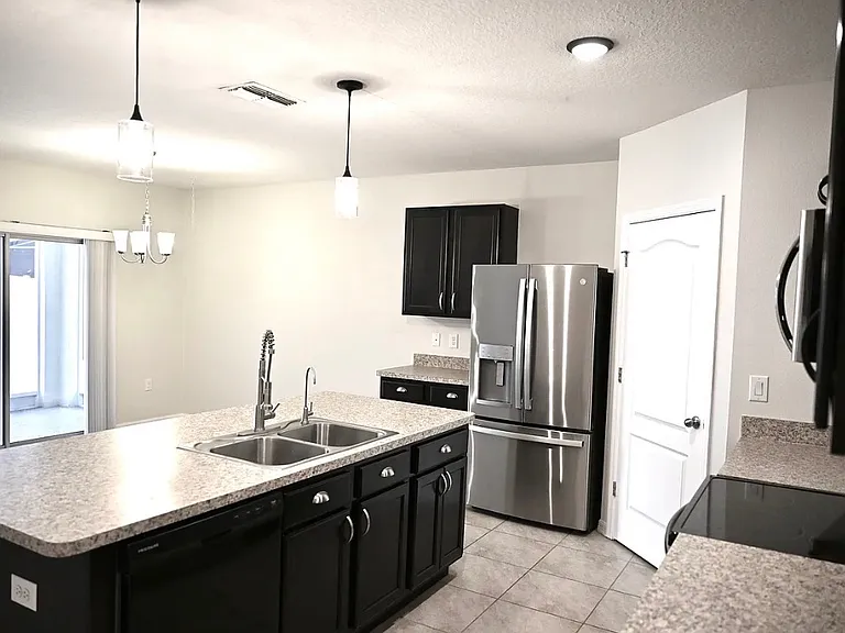 1036 Bethpage Rd — Photo 13