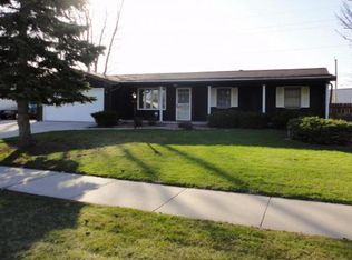 2076 Terry Ln, De Pere, WI 54115