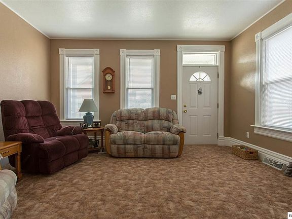 3rd image of 704 Lincoln Ave