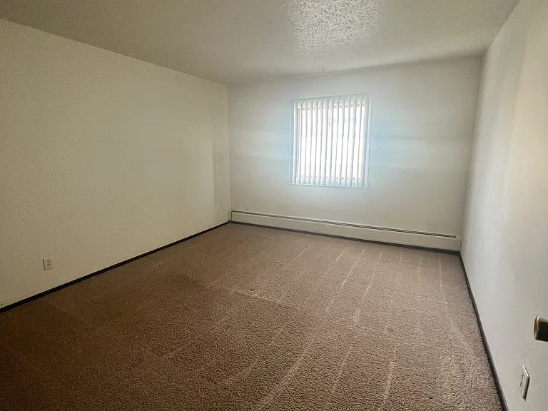 931 Old Marion Rd NE #106 — Photo 5