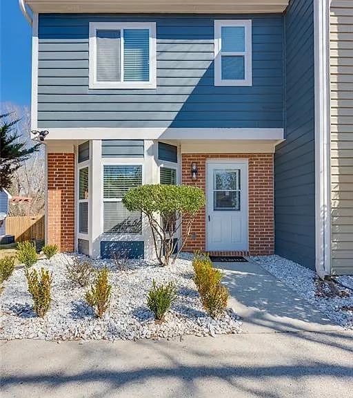 5015 Laurel Springs Way SE — Photo 1
