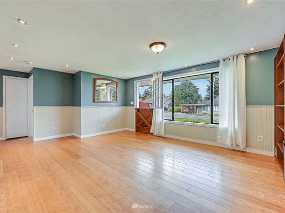4th image of 4953 Dogwood Dr