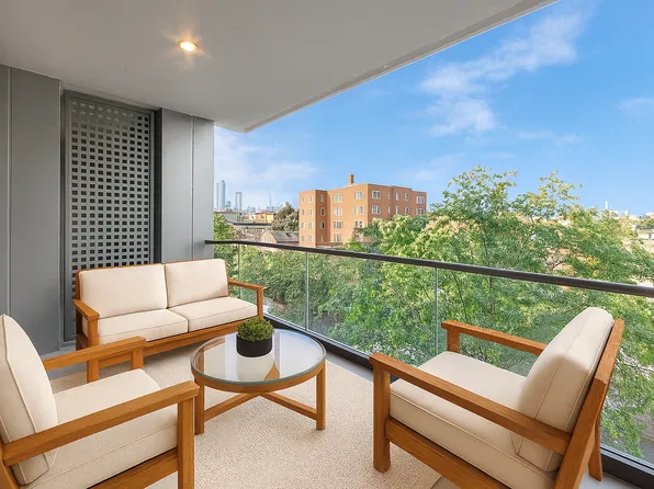 340 Metropolitan Avenue image 2 of 13