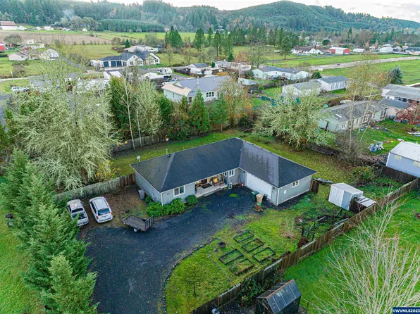 4515 Long St, Sweet Home, OR 97386