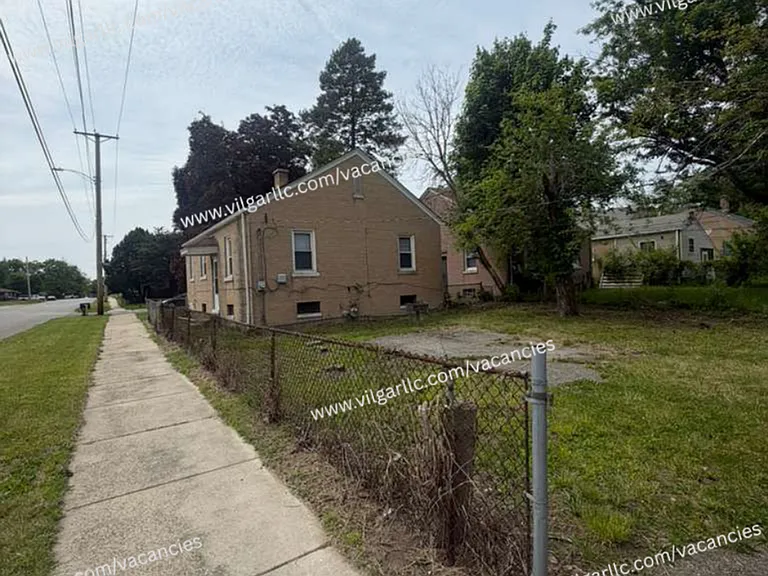4295 Ohio St — Photo 4