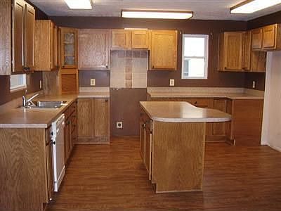 2nd image of 206 W 2nd St