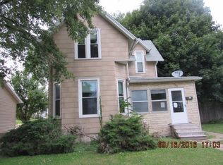 760 13th Ave S, Clinton, IA 52732