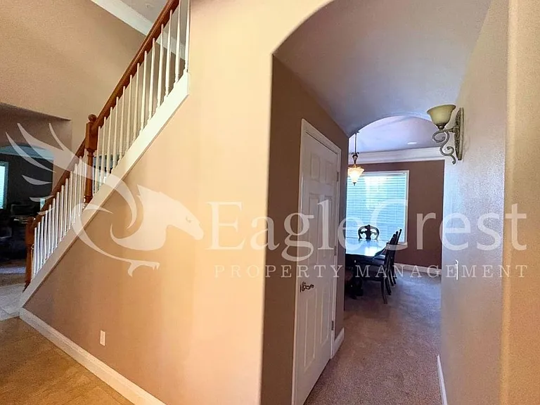 44 Vinehill Dr — Photo 29