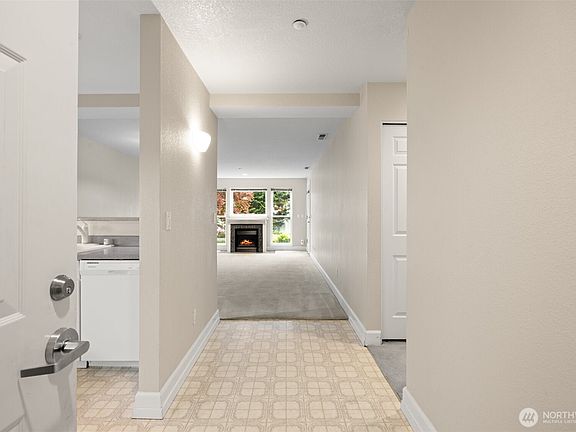 4th image of 520 SE Columbia River Drive #134