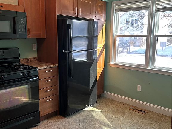 3rd image of 135 W Nyack Road #111