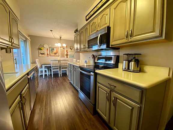 5th image of 6209-67 1/2 Avenue N