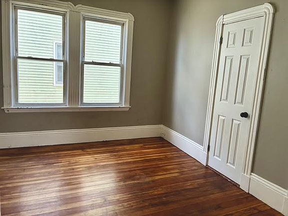 4th image of 653 Brock Ave #2