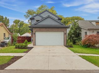 27827 S Moran St, Harrison Township, MI 48045