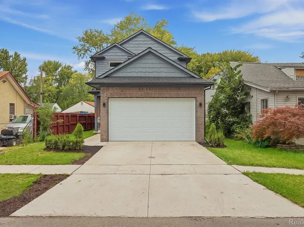 27827 S Moran St, Harrison Township, MI 48045