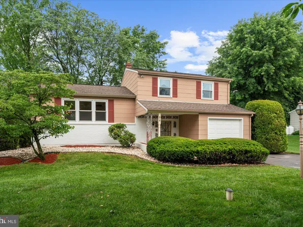 618 Weikel Rd, Lansdale, PA 19446
