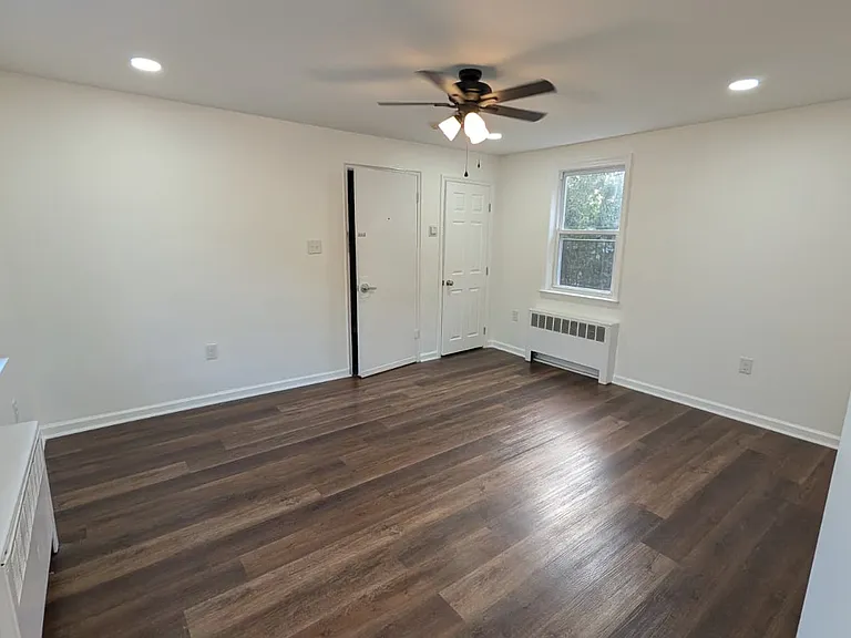 344 Van Kirk St #4 — Photo 2