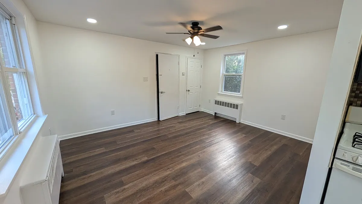 Building Photo - 344 Van Kirk St #4