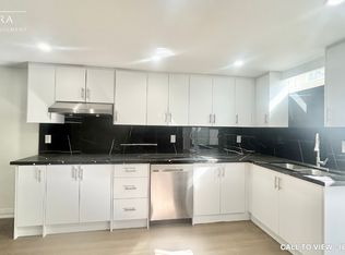 6664 Mockingbird Ln, Mississauga, ON L5N 5J9