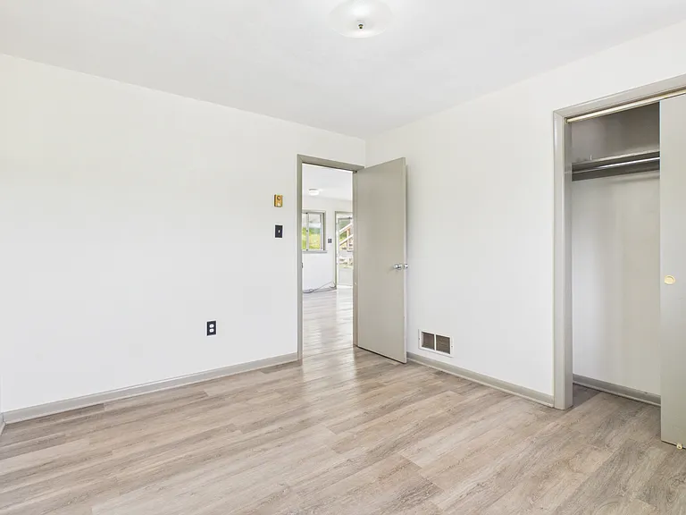22199 Energy Hwy #2 — Photo 20