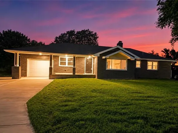 112 W Kay St, Lansing, KS 66043