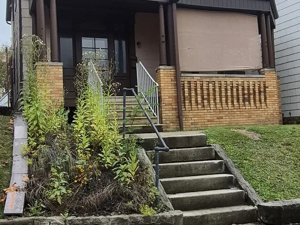 184 Grant Ave #A, Vandergrift, PA 15690