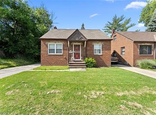 17717 Dillewood Rd, Cleveland, OH 44119