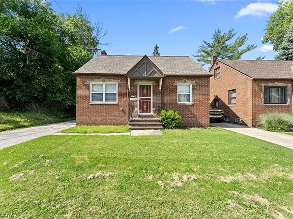 17717 Dillewood Rd, Cleveland, OH 44119
