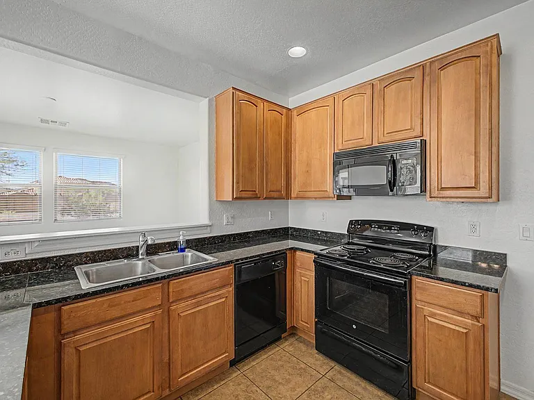 18436 W Nambe St — Photo 5