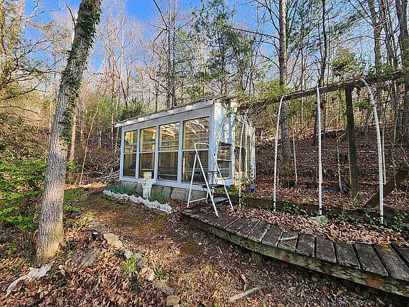 2nd image of 251 Robinson Ln