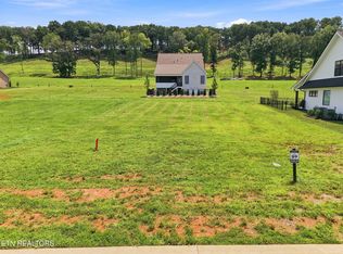 958 Black Bear Cir, Loudon, TN 37774