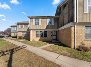 7945 S Phillips Ave, Chicago, IL 60617