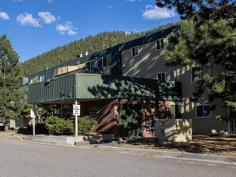 Big Horn Apartments — Photo 2