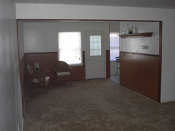 3rd image of 3220 Creekside Dr