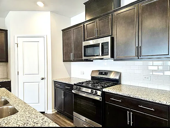 2402 Chert Ln — Photo 3