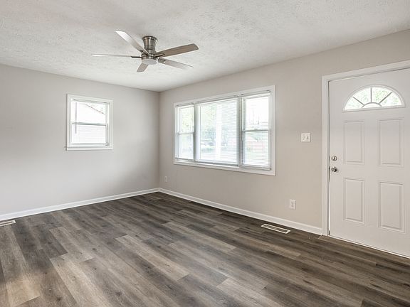 5th image of 4018 Kalmar Dr