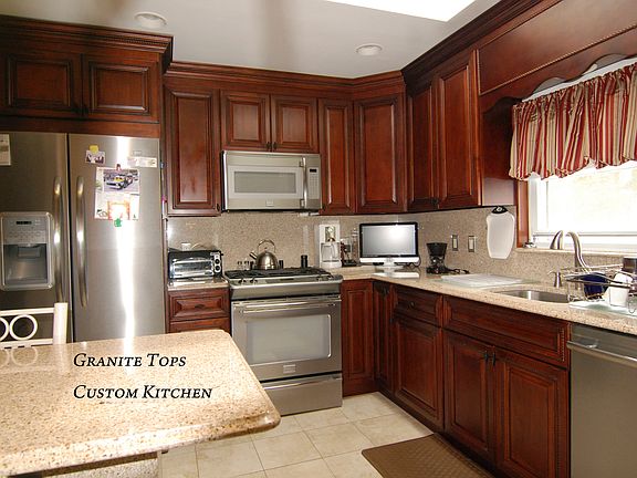 4th image of 87 Pickwick Ln