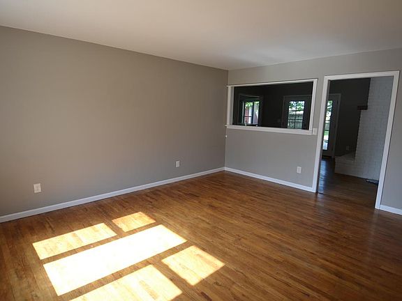4th image of 3303 Broadlawn Dr