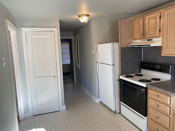 3rd image of 214 S School Ln APT 2