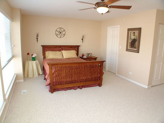 5th image of 687 Diamond Pointe Dr