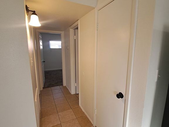 5th image of 2900 Marlin Ave APT B