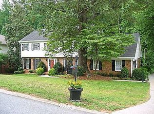 1199 Wynterhall Ln, Dunwoody, GA 30338