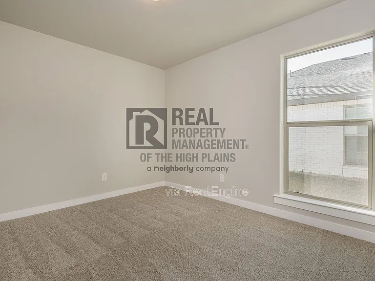 6711 Athens St — Photo 14