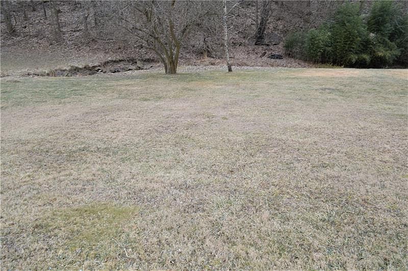 2nd image of 425 Quarry Rd