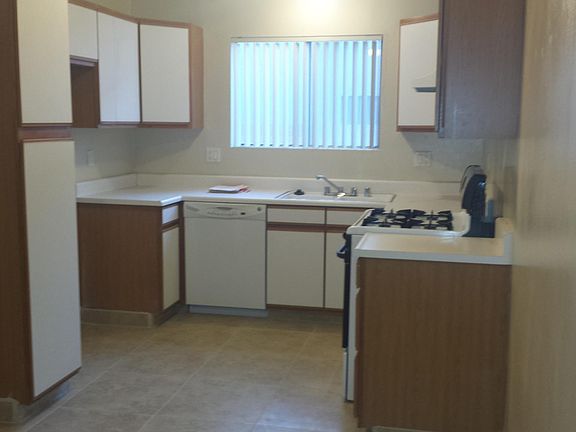 5th image of 370 Avocado St #6