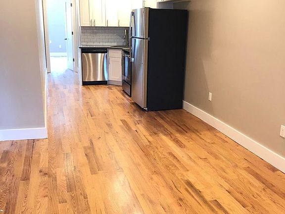 5th image of 6023 54th St APT 1R