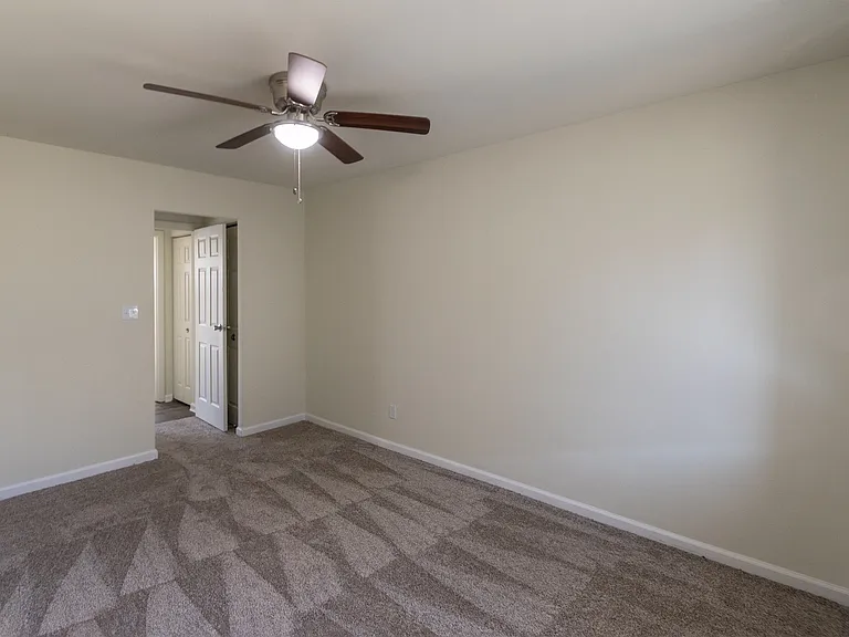 Colonial Ridge — Photo 20