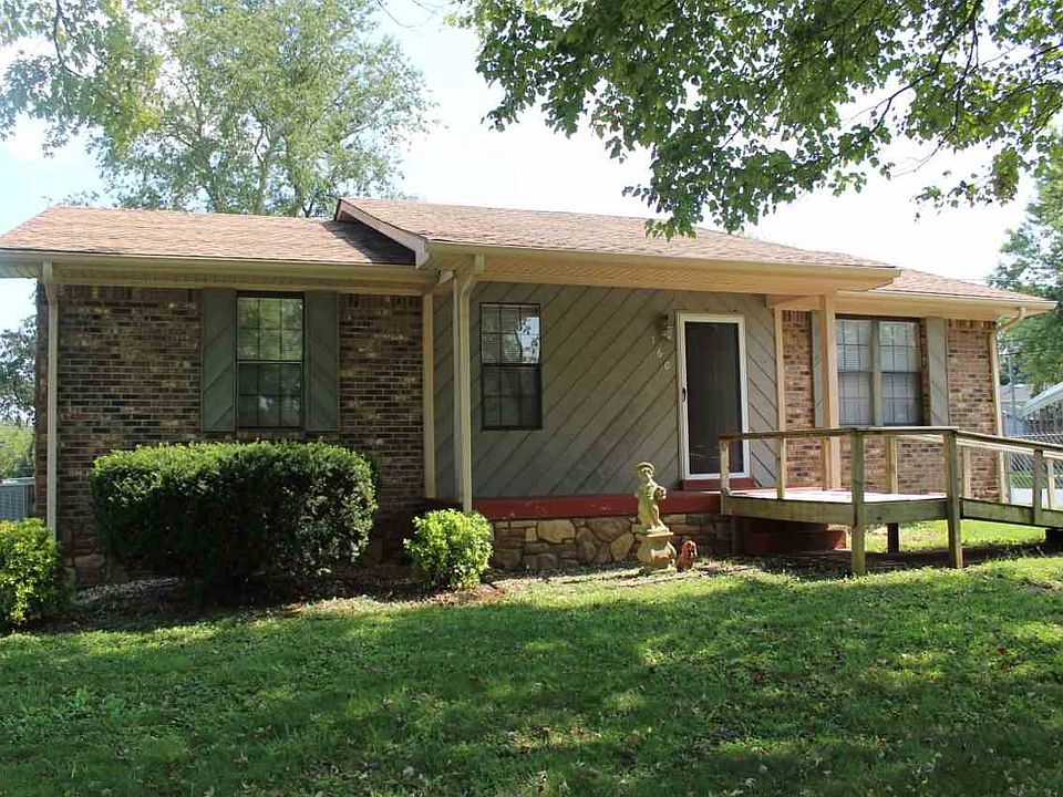 1st image of 160 Countrywood Pl